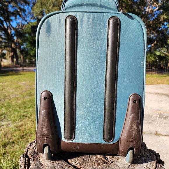 Tumi Vista Super Light Upright Carry On 20" Rolling Suitcase Teal Two Wheeled - Picture 9 of 16